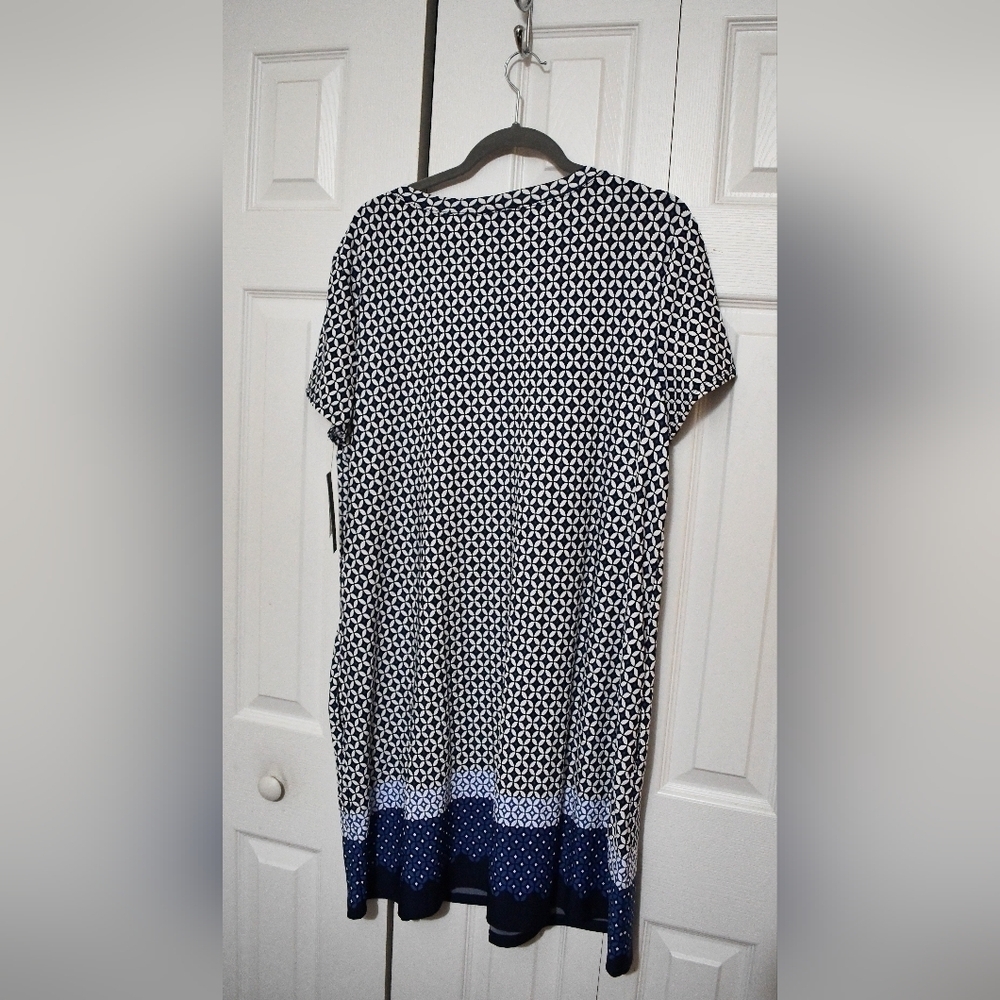 Women's AGB Dress Geometric Print Shift Dress - Picture 2 of 7